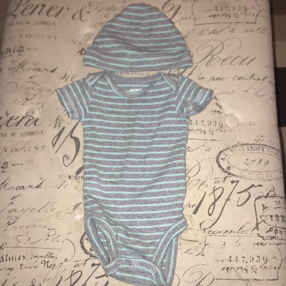“Carters” striped onesie and matching hat. NB.